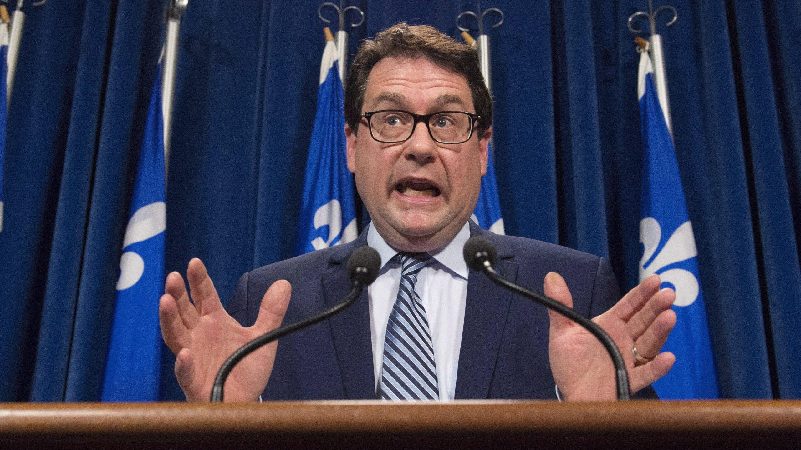 Les internautes tournent les propos de Bernard Drainville au ridicule