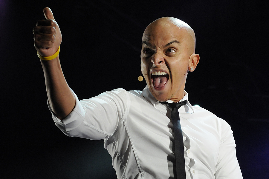 Rachid Badouri publie un extrait de stand-up en anglais et c’est très impressionnant
