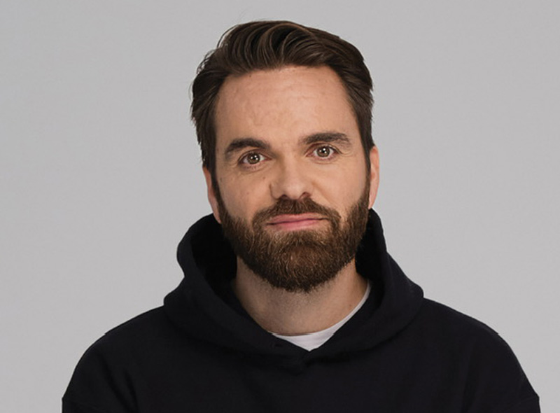 La conjointe de Mike Beaudoin explique c’est quoi sortir avec un humoriste