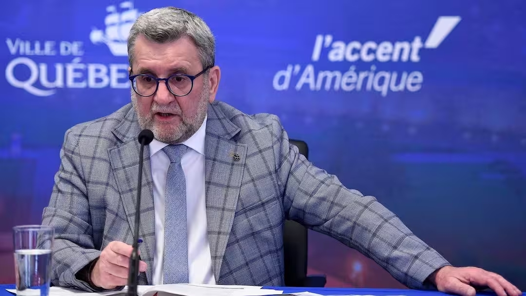 Régis Labeaume DÉMOLIT Geneviève Guilbault et c’est hilarant