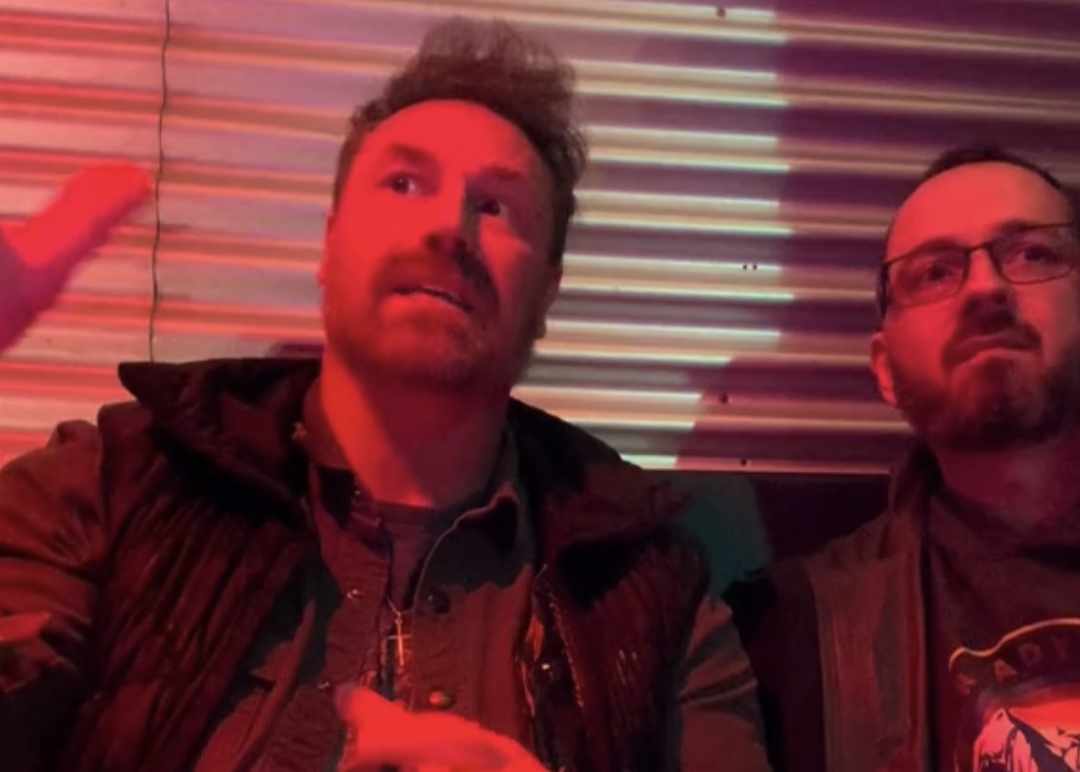 Étienne Dano nous amène avec lui sur la route pour un spectacle