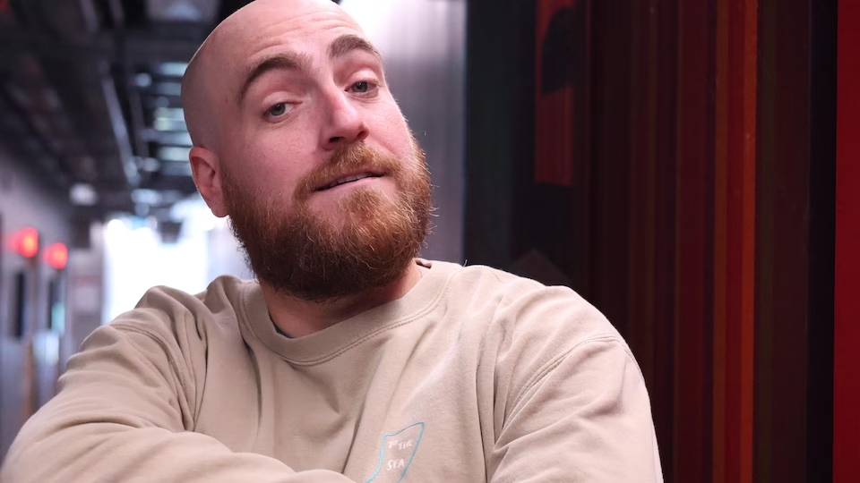 L’humoriste Phil Roy célèbre l’anniversaire de sa conjointe de manière touchante