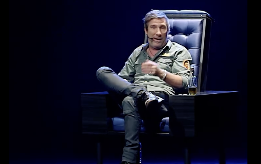 Peter MacLeod raconte une anecdote impliquant des broches et c’est tordant!