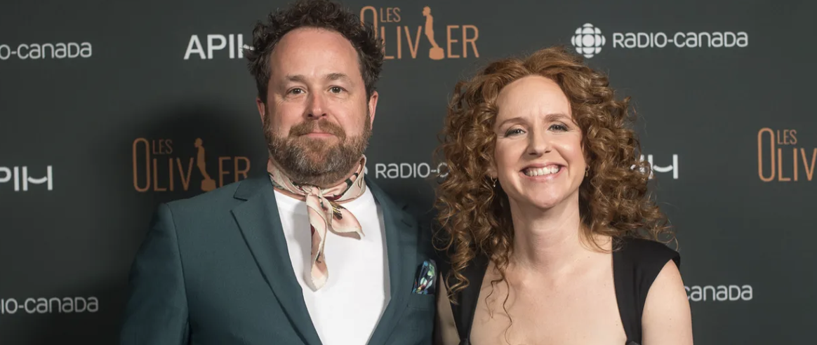 Silvi Tourigny arbore une robe au décolleté très plongeant au gala Les Olivier