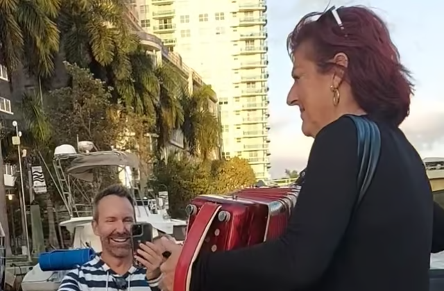 Une nouvelle vidéo d’Éric Salvail fait le tour du web
