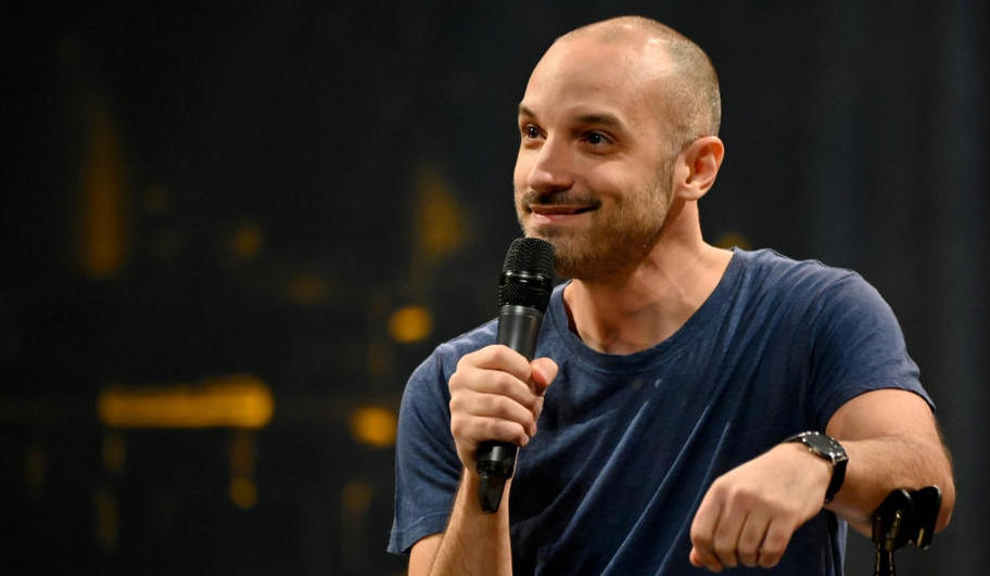 L’humoriste Guillaume Wagner en spectacle à Laval bientôt!