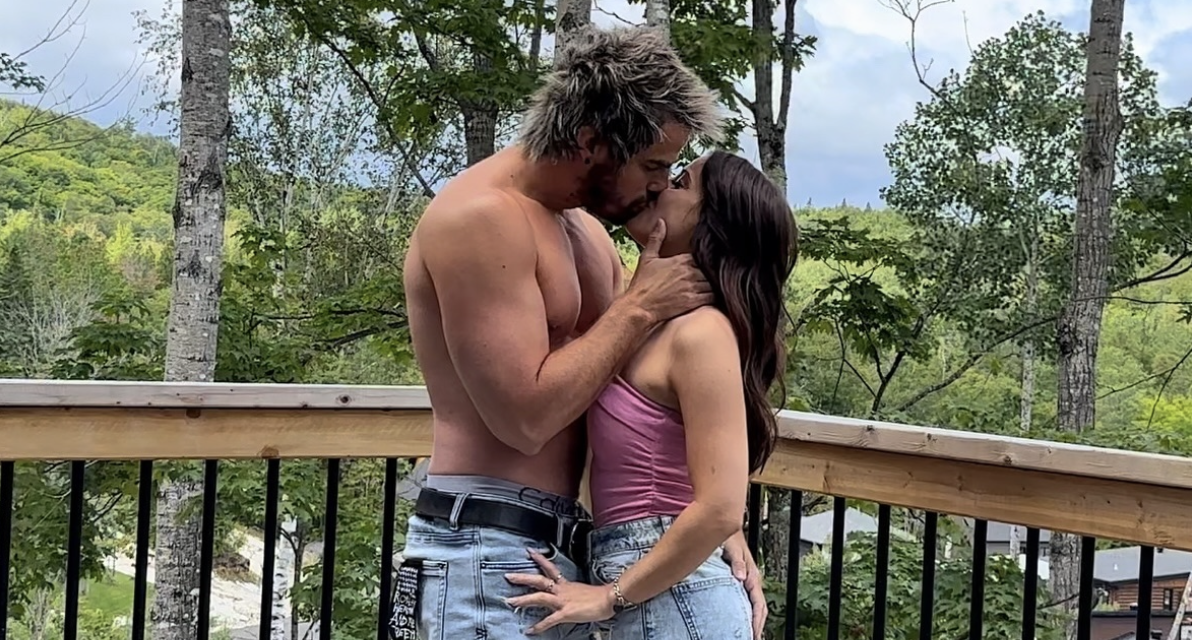 Alex Roof maintenant en couple?