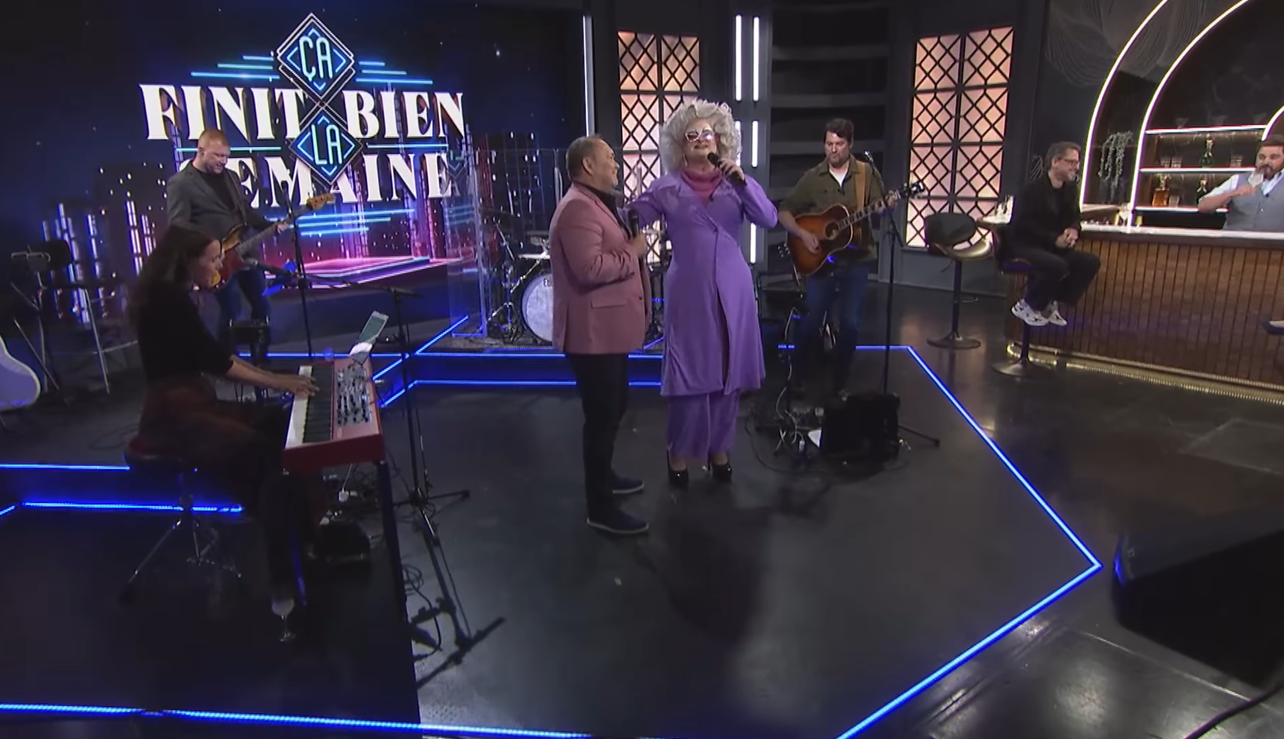 Mona de Grenoble réalise un fantasme musical en direct à la télé