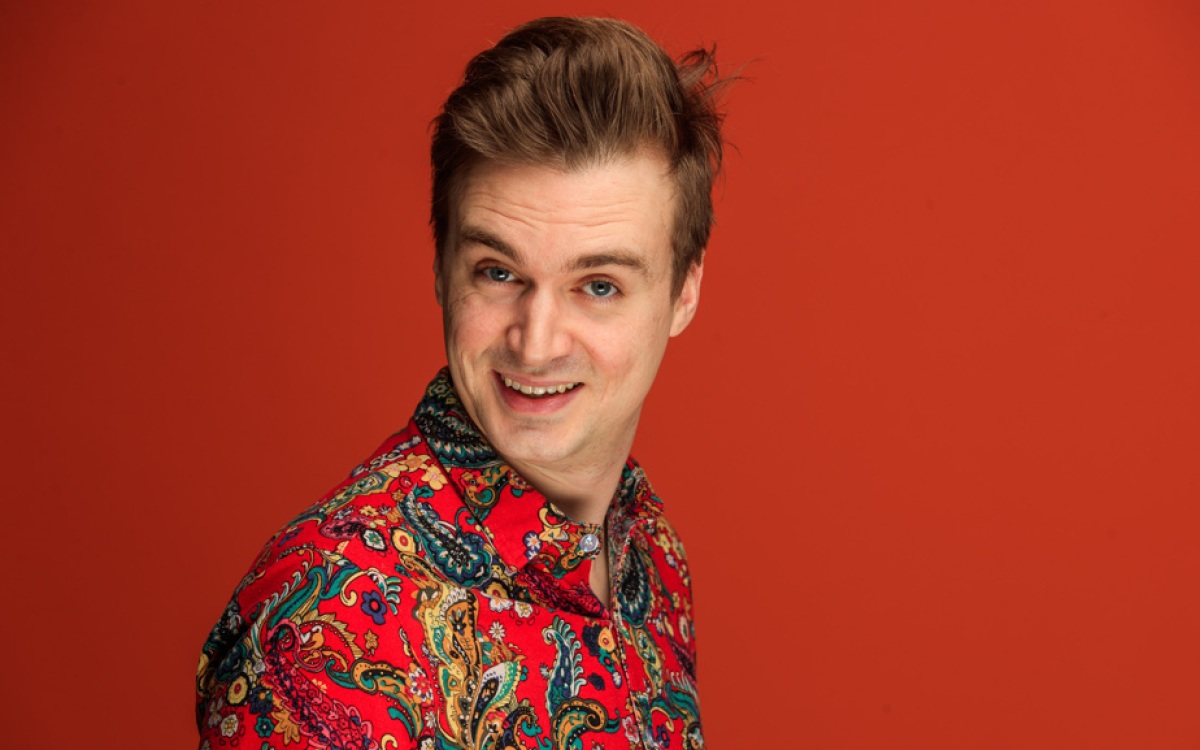 Arnaud Soly présente un nouveau numéro de son nouveau spectacle