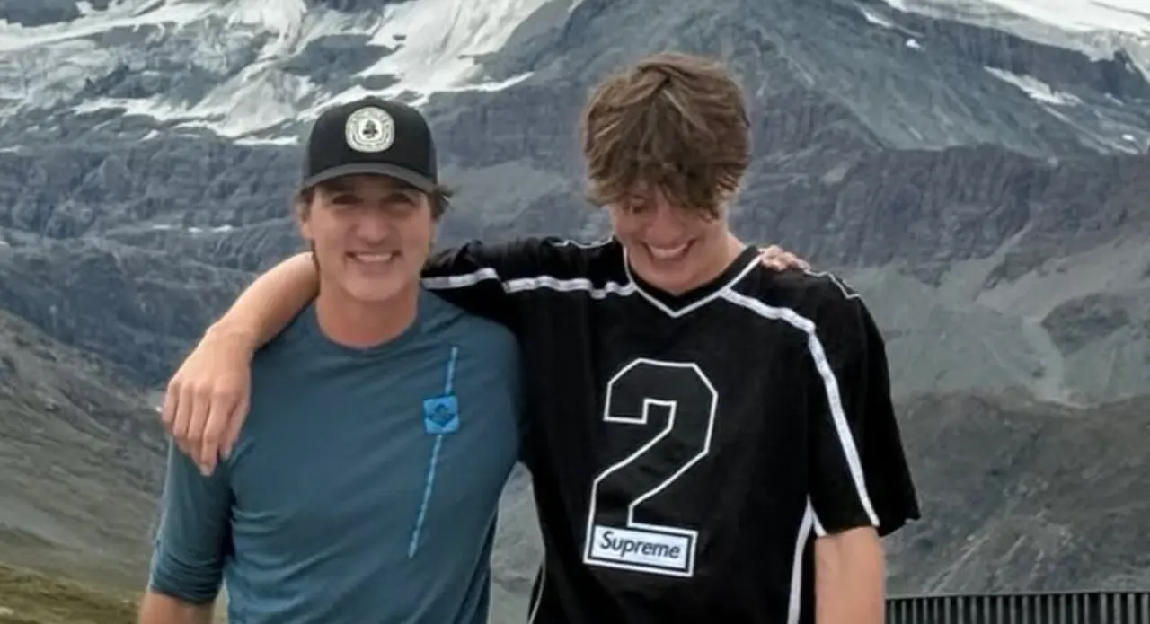 Le fils de Justin Trudeau sort avec une vedette du web