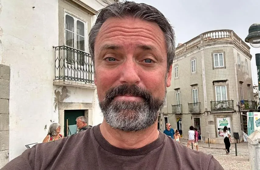 Jean-Marie Corbeil croise son super-héros préféré et rien ne va comme prévu