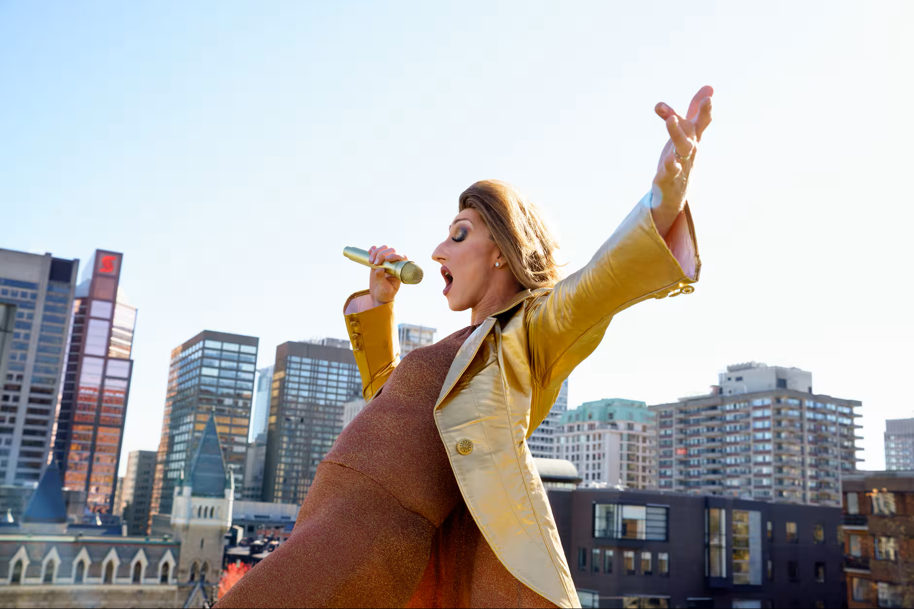 Du glam, du rire et des frissons : voici les 7 spectacles les plus fous de Fierté Montréal!