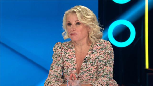 Un humoriste connu profite des vacances avec Cathy Gauthier et sa fille